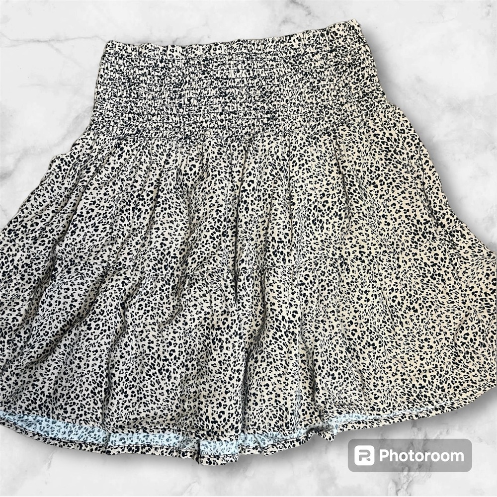 High waisted leopard print skirt